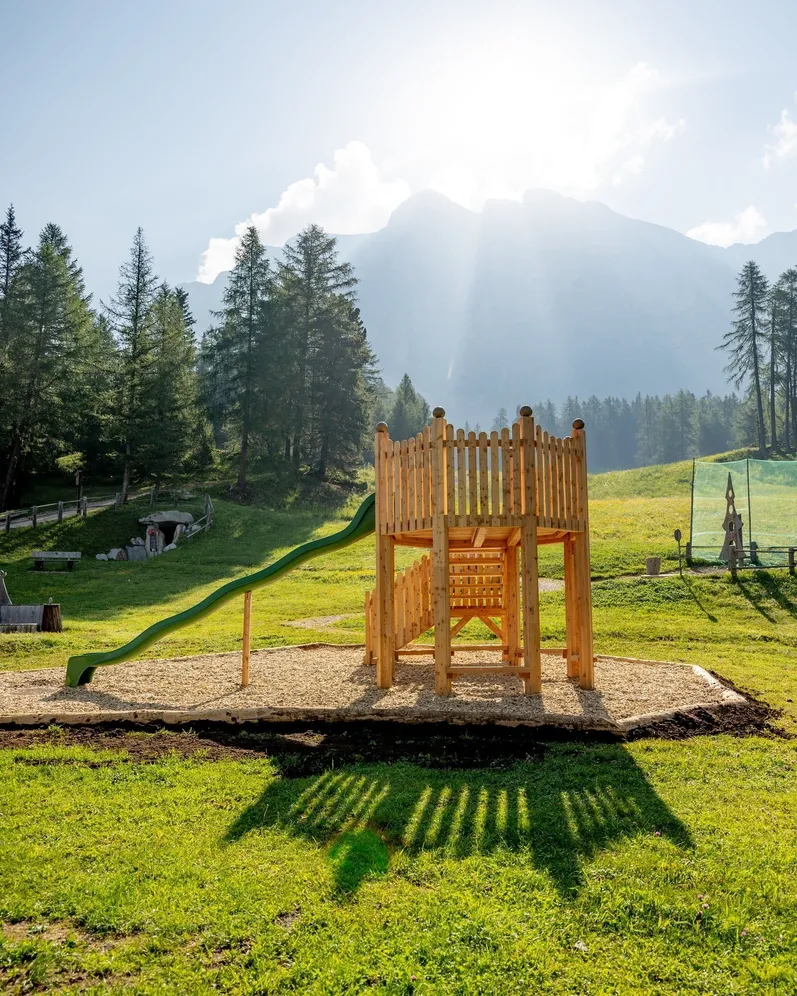 𝗢𝗨𝗥 𝗡𝗘𝗪 𝗔𝗥𝗥𝗜𝗩𝗔𝗟𝗦 👑 🚜
Quest'estate siamo felici di presentarvi 𝗱𝘂𝗲 𝗻𝘂𝗼𝘃𝗶𝘀𝘀𝗶𝗺𝗲 𝘀𝘁𝗮𝘇𝗶𝗼𝗻𝗶 𝗱𝗶 𝗴𝗶𝗼𝗰𝗼 del nostro SummerPark: 𝗹𝗮 𝗖𝗼𝗿𝗼𝗻𝗮 𝗱𝗲𝗹 𝗥𝗲
