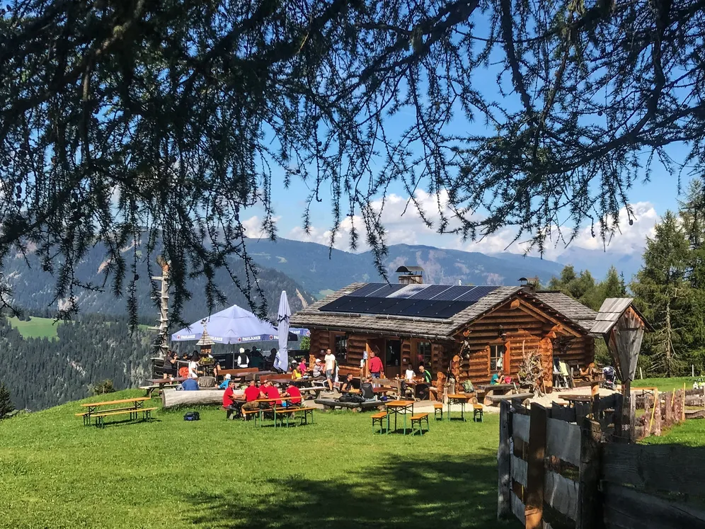 𝗢𝗣𝗘𝗡𝗜𝗡𝗚 𝗗𝗔𝗬 𝗔𝗧 𝗧𝗛𝗘 𝗥𝗔𝗡𝗖𝗛 🍽
Il Ranch da André ha aperto le sue porte, dando il via alla stagione estiva di una delle 𝘁𝗮𝗽𝗽𝗲 𝗽𝗶𝘂̀ 𝗶𝗺𝗽𝗲𝗿𝗱𝗶